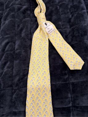 Vineyard Vines Yellow Silk Tie with Pink & Blue Motif